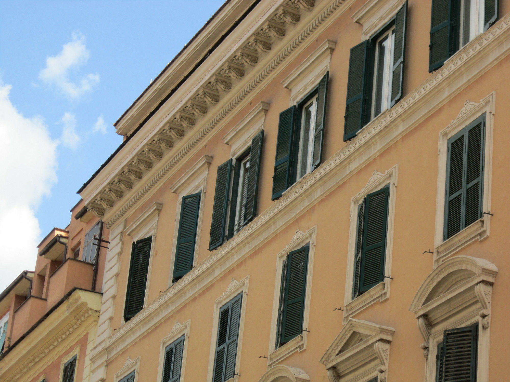 Evergreen Rome Bagian luar foto