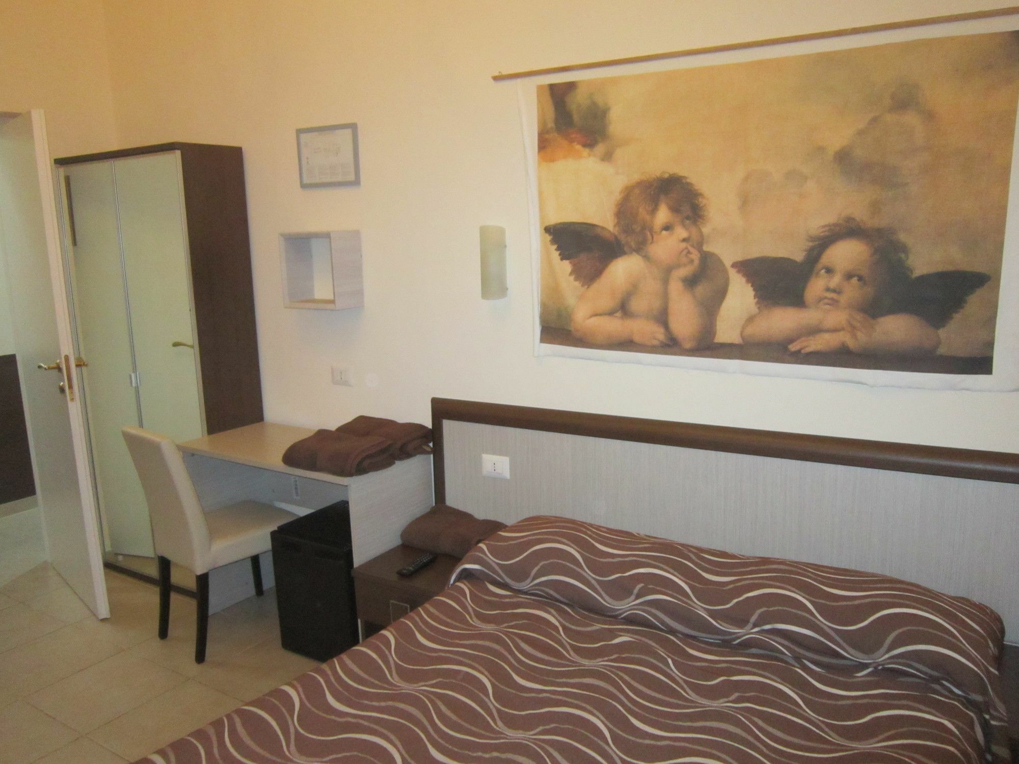 Evergreen Rome Bagian luar foto